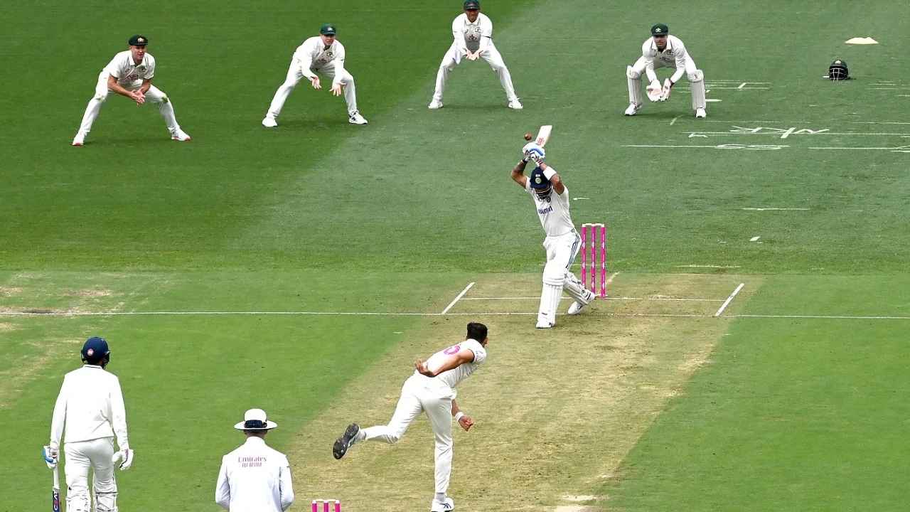 সিডনিতে দুইশর আগেই ভারতকে আটকাল অস্ট্রেলিয়া